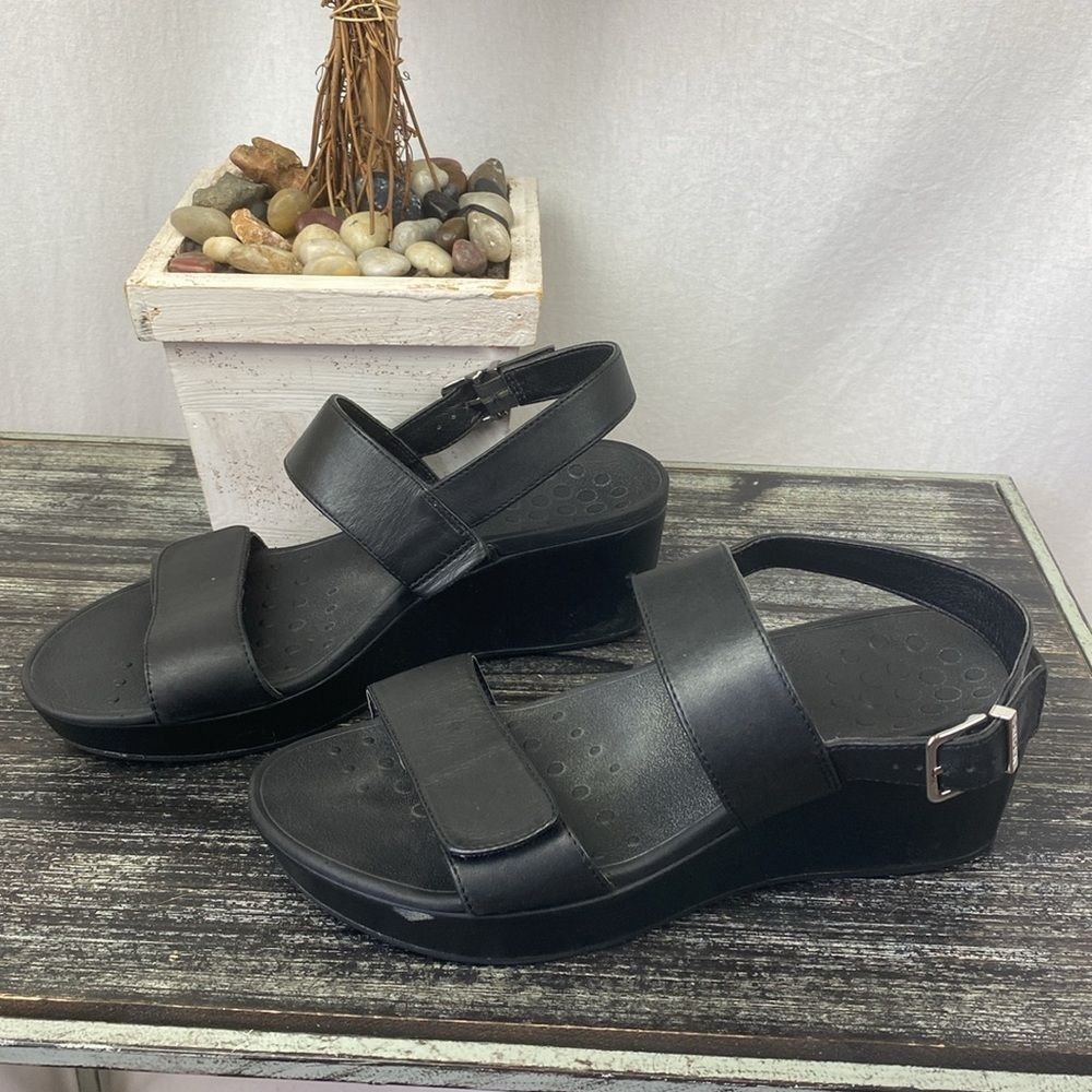 Vionic Black Leather Lovell Strappy Buckle Close Sandal Shoes 9 - Picture 2 of 7